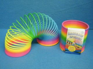 Kids Giant Rainbow Springy Toy Childrens Slinky   Stretches to over 9 