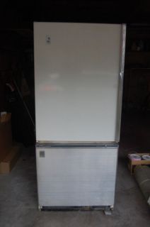 Retro GE Refrigerator, antique refrigerator, old appliance General 