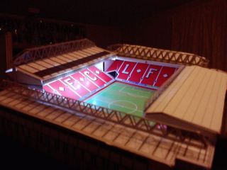 LIVERPOOL FC ANFIELD MODEL STADIUM WITH WORKING FLOODLIGHTS