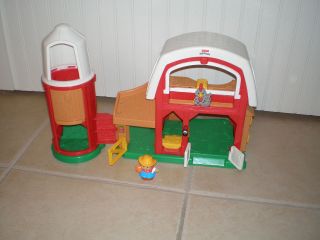 Fisher Price Little People Animal Sounds Farm BARN with FARMER Jed