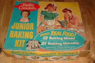   Crocker Junior Children Toy Baking Kit Aluminum Mirro Bakeware Old