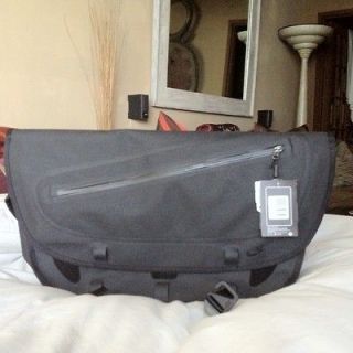   Stock Nike Cascade NSW Messenger/Computer Bag BA3150 040 BLK Backpack