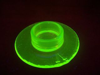 UV FOSTORIA GREEN VASELINE URANIUM GLASS BOXTLE PERFUME BOTTLE POWDER 