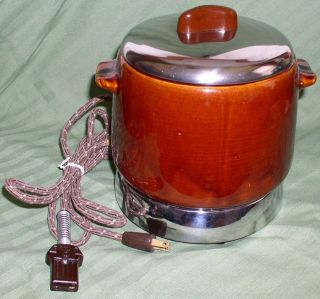 Vintage West Bend Electric Bean Pot with 2 McCoy Brown Drip Handled 