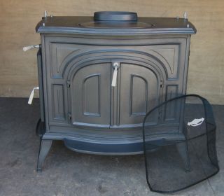 Vermont Castings Defiant Wood Stove. Pick up or Ship. Acton, MA.