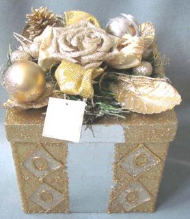 CHRISTMAS GOLD & SILVER TONE 8 SQUARE GLITTERY GIFT BOX   GORGEOUS 