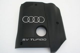 2001 Audi A4 Engine Cover VW B5 99 01 058 103 724 Q