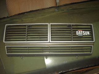 Datsun/Nissan Late 200B Grille