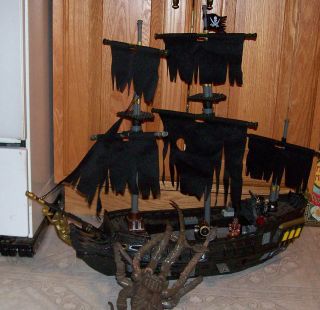 Mega Bloks Black Pearl 1066 Pirates of Caribbean Krakken Lot Jack 