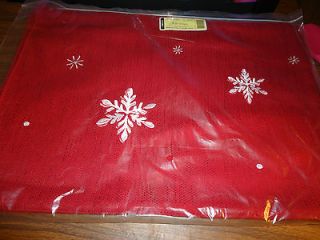 Longaberger Holiday Falling Snow Table Runner  New in package