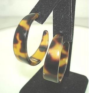 35mm Oceania Natural Color Faux Tortoiseshell Tapered Open Hoop Post 