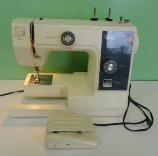   385 1284180 12 STICH SELECTOR SEWING MACHINE NICE WORKING + PEDAL