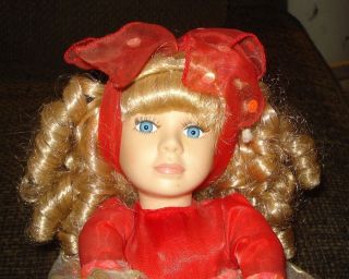 DAN DEE COLLECTORS CHOICE CANDY Wind Up Musical Doll   UNKNOWN
