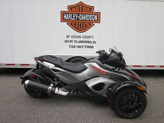   2012 CAN AM SPYDER RS S VERY LOW MILEAGE PRISTINE RUNS GREAT LIKE NEW
