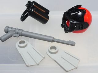 Lego Minifigure Diving gear RED helmet tanks fins harpoon weapon BLK 