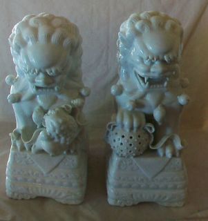 PAIR OF VINTAGE 1970S CHINESE WHITE PORCELAIN CERAMIC FOO DOGS