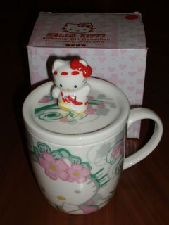 Hello Kitty Hawaii Flower Design Ceramic Cup / Mug w/ Lid ~~ NEW