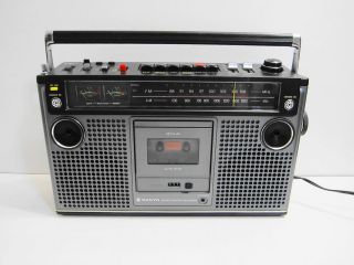 SANYO M 9980 AM FM CASSETTE RECORDER BOOMBOX RADIO   SUPER CLEAN