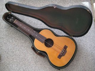 Gibson The Gibson Tenor Ukulele with Spruce Top   Vintage
