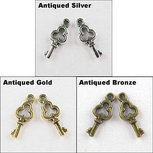 gold charms in Jewelry & Watches