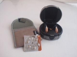 Siemens Pure 500 BTE RIC hearing aid + extra batteries 501 701 Siemen