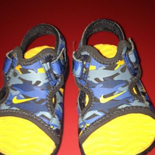 Nike Boys Sandals / Water Shoes