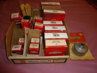 BRIGGS AND STRATTON ENGINE/CARBURE​TOR PARTS LOT   CARB KIT FUEL 