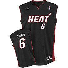 lebron james jersey in Clothing, 
