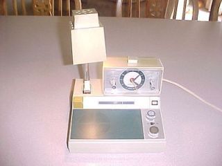   Old ROSS RE 83 AM FM RADIO TIME CLOCK ALARM Electric TABLE LIGHT LAMP