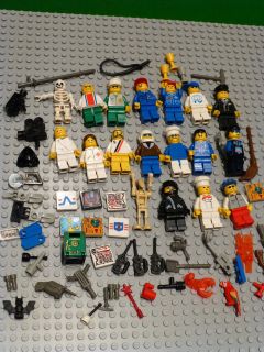 18 LEGO Minifigs , figures, figurine People Lot + GREAT body Parts