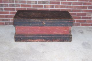 ANTIQUE WOODEN PAINTED WOOD TOOL BOX CHEST PRIMITIVE RED AND BLACK 