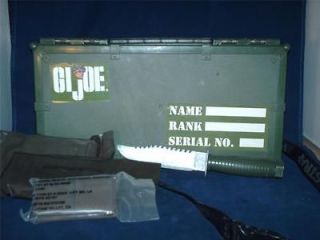 GI JOE CARRYING CASE FOOT LOCKER PLASTIC KNIFE BANDAGES
