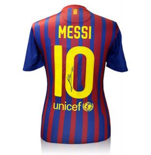 Lionel Messi hand signed Barcelona shirt   2011 12