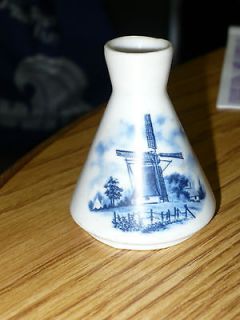 Adorable Older Miniature Vase Made In Holland Delft Blauw Hand 