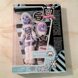 MONSTER HIGH ABBEY BOMINABLE Schools Out Abey Abominable Doll