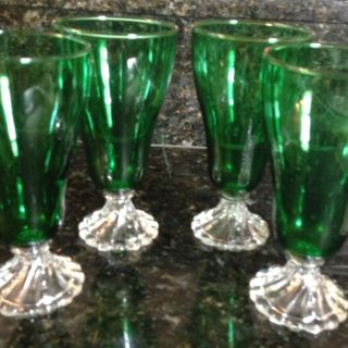 Set Of 4 Emerald Green Depression Glass Parfait Glasses. Beautiful