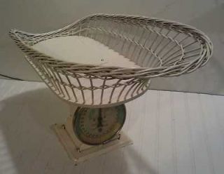 Paragon Scales   Vintage Wicker Basket Baby Scale   30 lbs