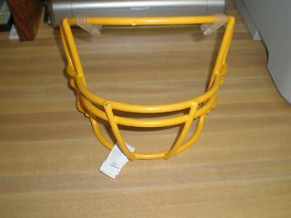 riddell facemask in Clothing, 