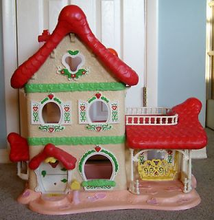   1980s KENNER STRAWBERRY SHORTCAKE BERRY HAPPY HOME DOLL HOUSE ~NICE