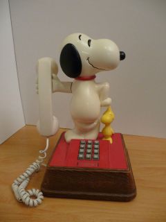 SNOOPY & WOODSTOCK VINTAGE PHONE, TELEPHONE 1958 1966 PUSH BUTTON