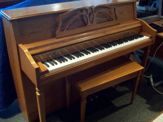 Wurlitzer Console Piano Oak   Local Delivery Included*