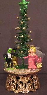 Miss Piggy & Kermit Christmas Tree Wedding Cake Topper/Centerp​iece