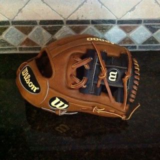 wilson a2000 baseball glove in Gloves & Mitts