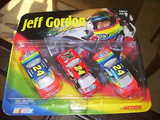 1997 Jeff Gordon SPECIAL FROSTED MINI WHEATS 3 PACK OF CARS JURASSIC 