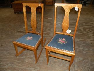 RARE Antique Birdseye Maple Needlepoint Side Parlor or Dining Chair