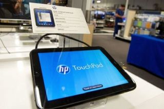 HP TouchPad FB356UT 32GB, Wi Fi, 9.7in   incl. keyboard, case, docking 