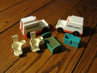   Price Little People Hospital Lot   Ambulance (2) Bed Chairs Sink