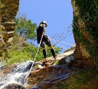 RAPPELLING ABSEILING CLIMBING EQUIPMENT TRAINING GUIDE