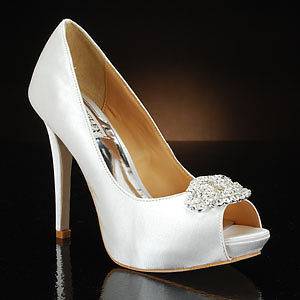 New Badgley Mischka Womens Bridal Goodie Shoe, White Satin, Sz 8.5M