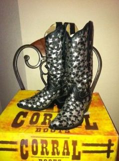 Ladies ~ Womens Size 7 Corral Boots A2040 Black with Silver Stars